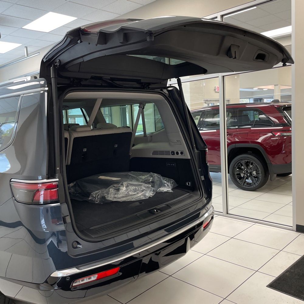 2024 Jeep Wagoneer L Base
