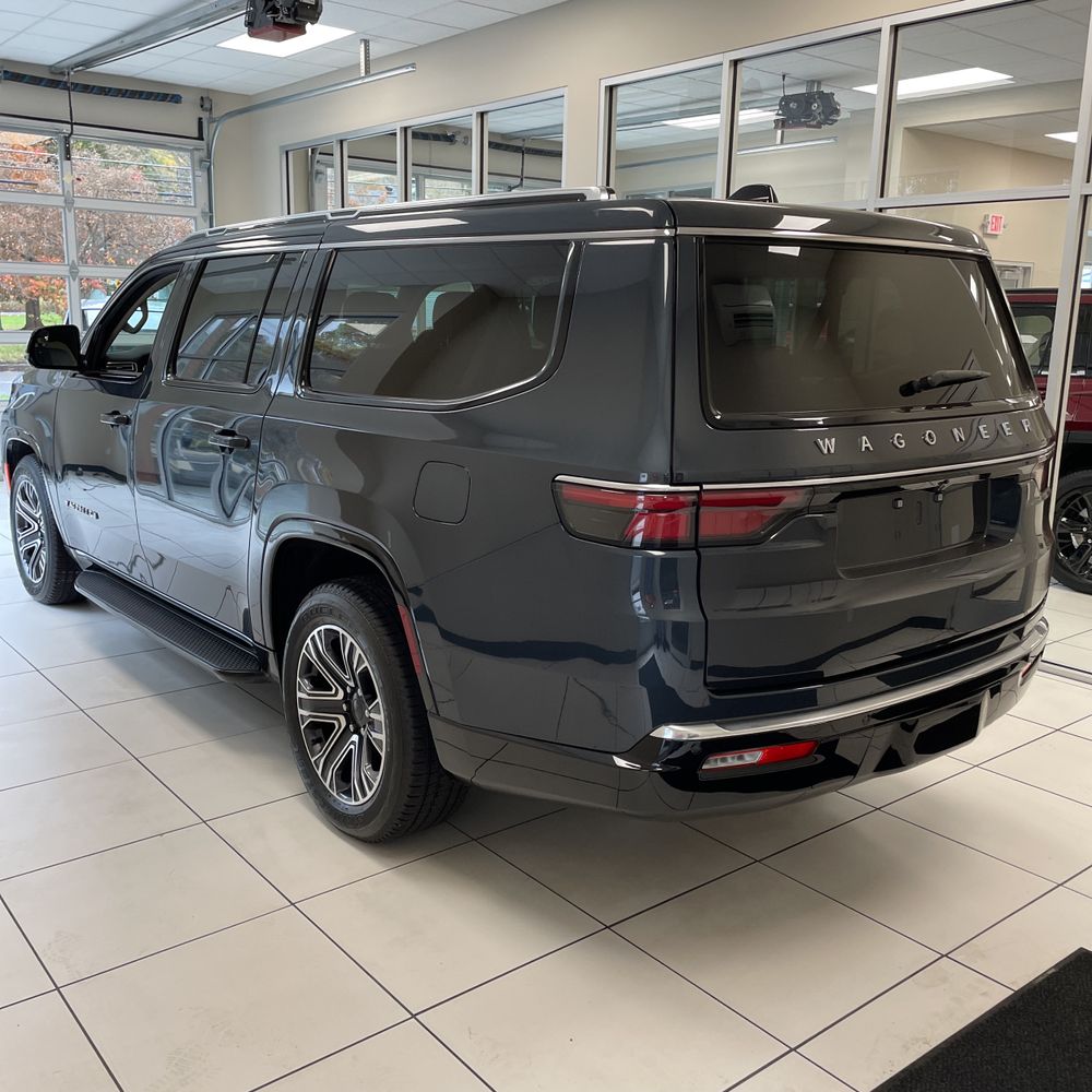 2024 Jeep Wagoneer L Base