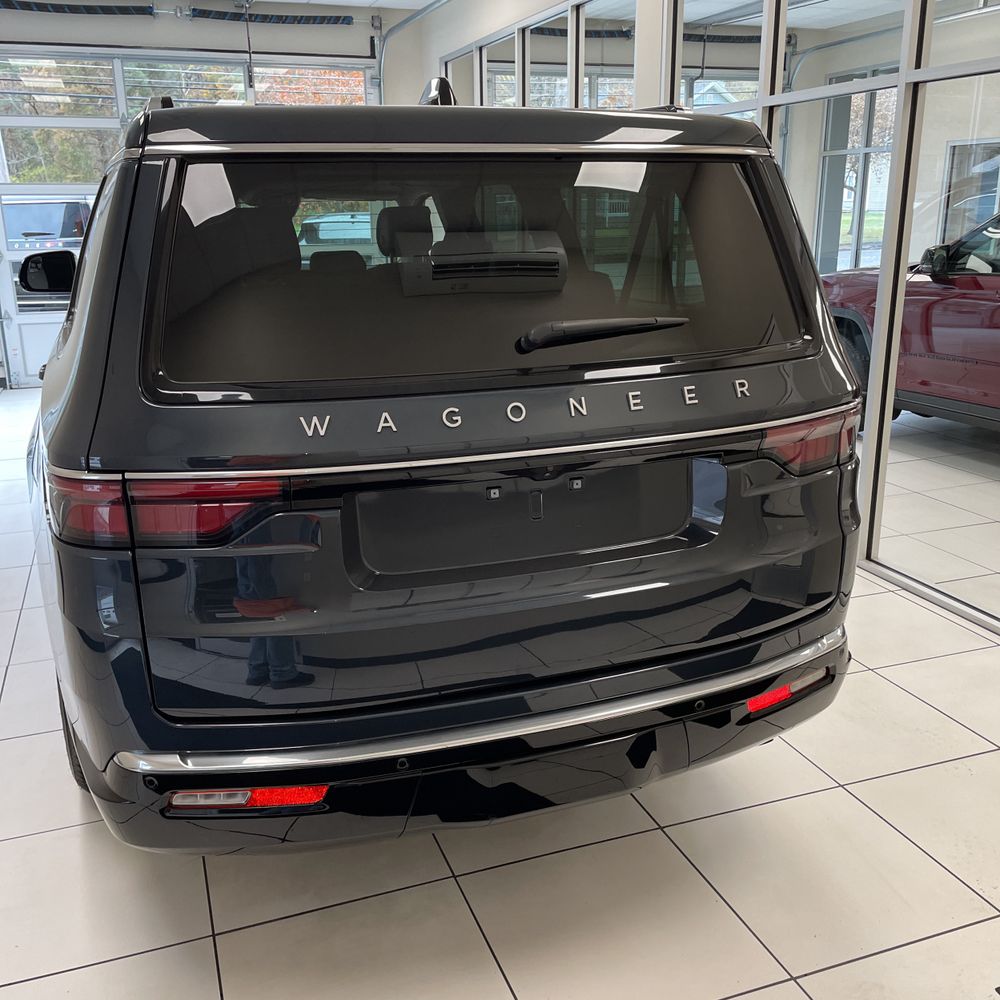 2024 Jeep Wagoneer L Base