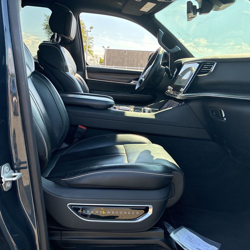 2023 Jeep Grand Wagoneer L Series II