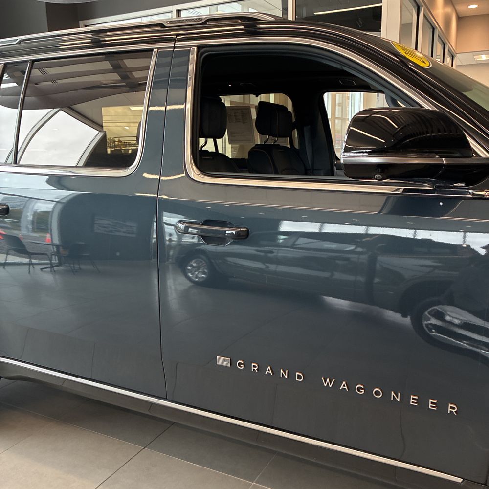 2023 Jeep Grand Wagoneer L Series III