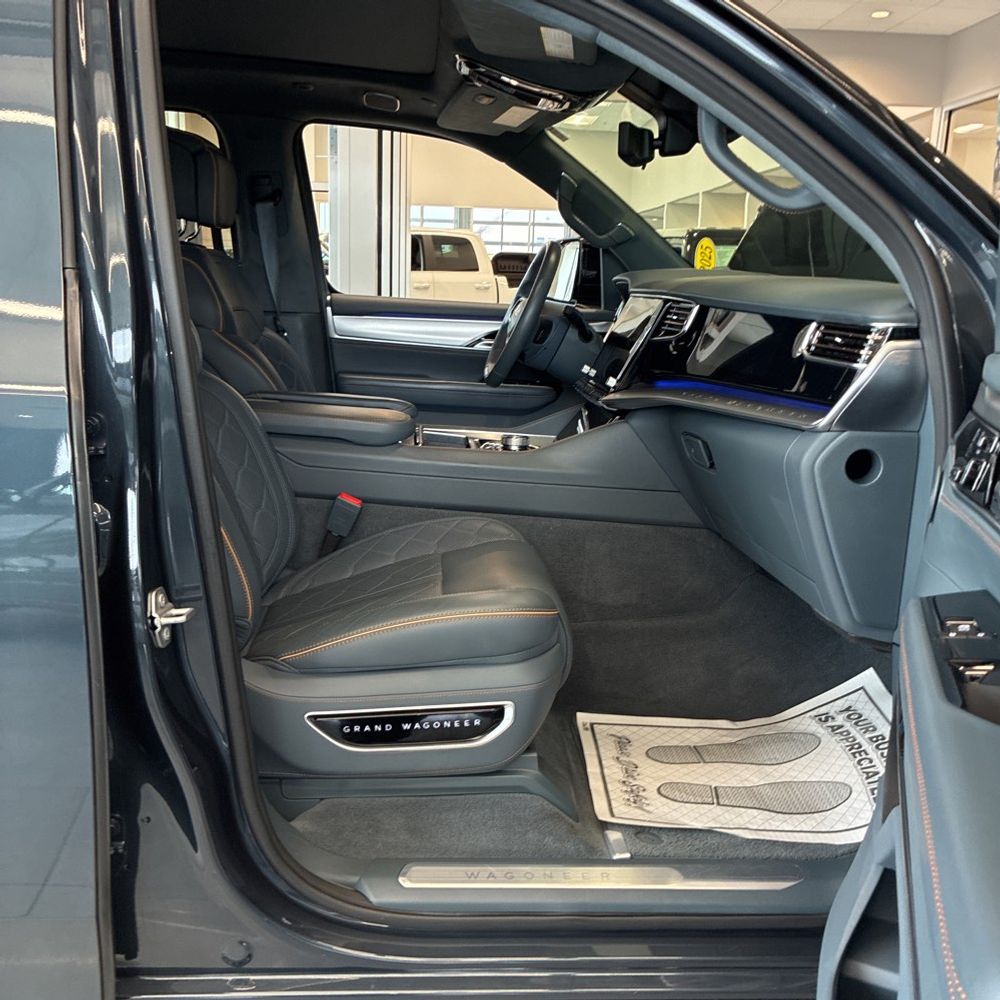 2023 Jeep Grand Wagoneer L Series III