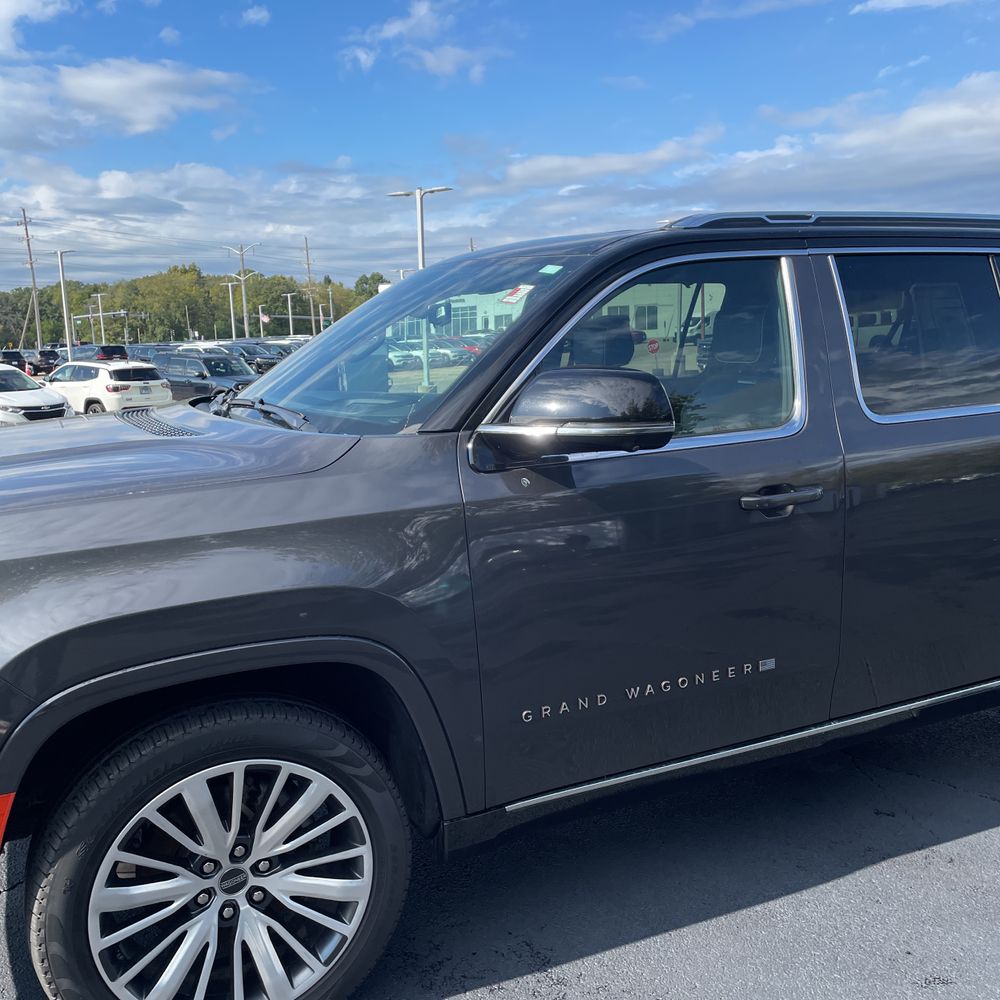 2024 Jeep Grand Wagoneer L Series III