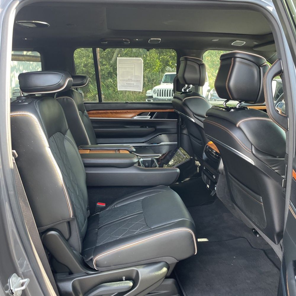 2024 Jeep Grand Wagoneer L Series III