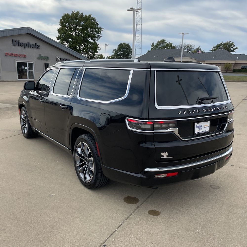 2023 Jeep Grand Wagoneer L Series III