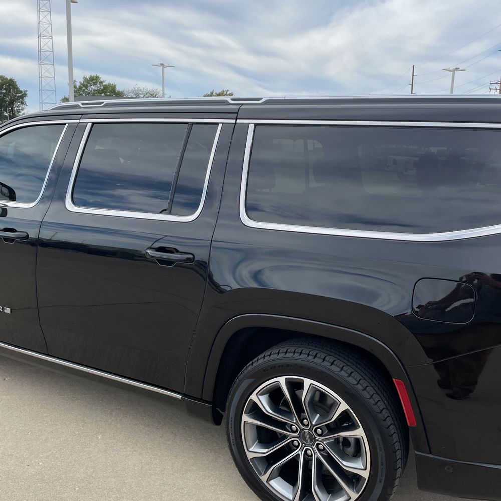 2023 Jeep Grand Wagoneer L Series III