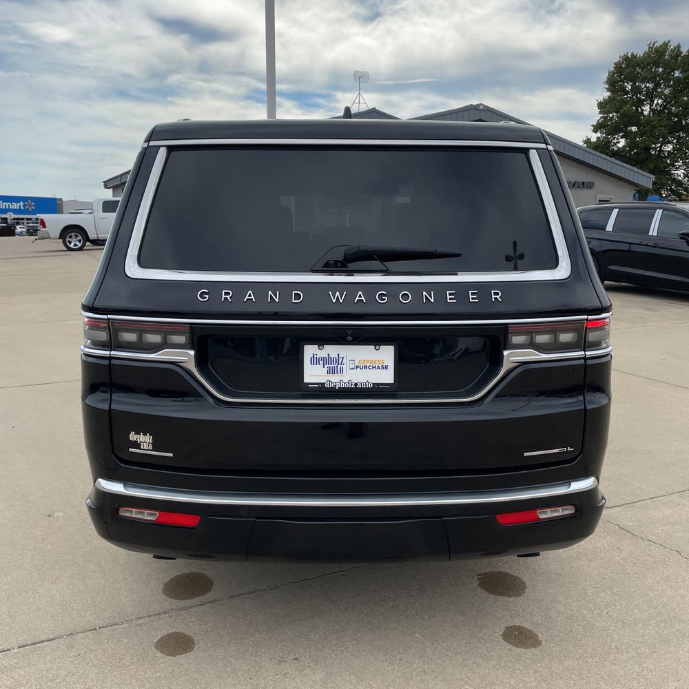 2023 Jeep Grand Wagoneer L Series III
