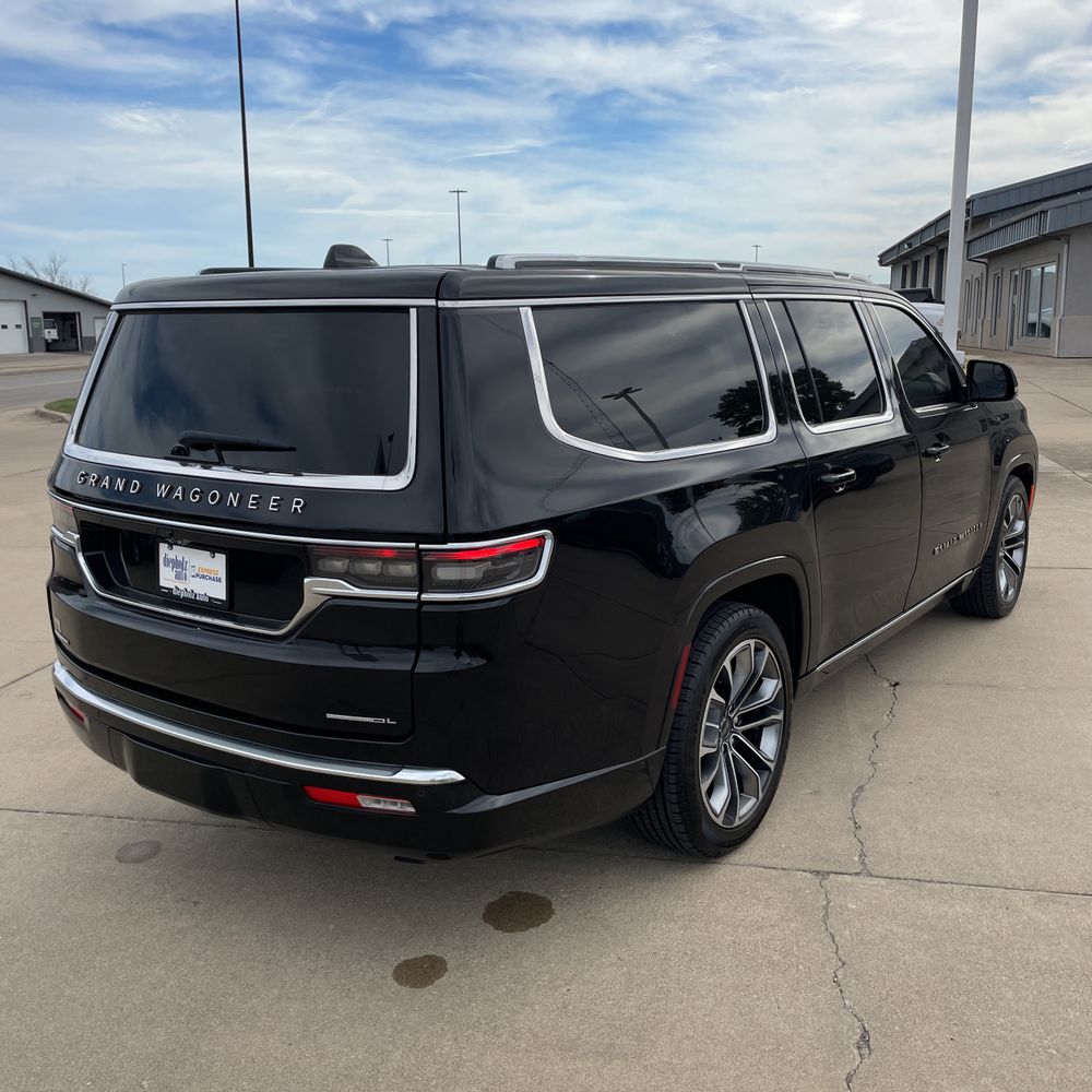 2023 Jeep Grand Wagoneer L Series III