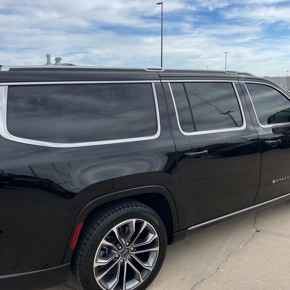 2023 Jeep Grand Wagoneer L Series III