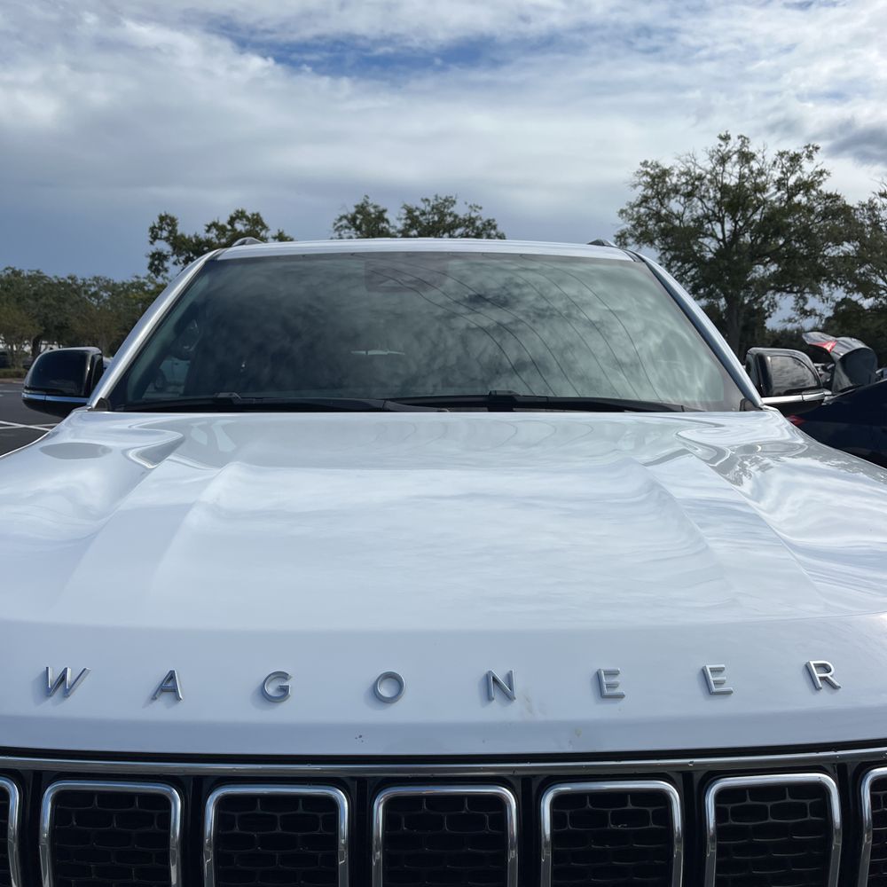 2023 Jeep Wagoneer Base