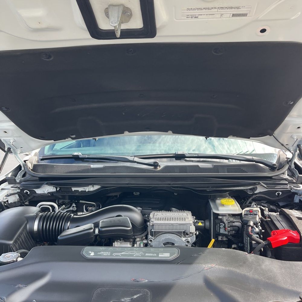 2023 Jeep Wagoneer Base