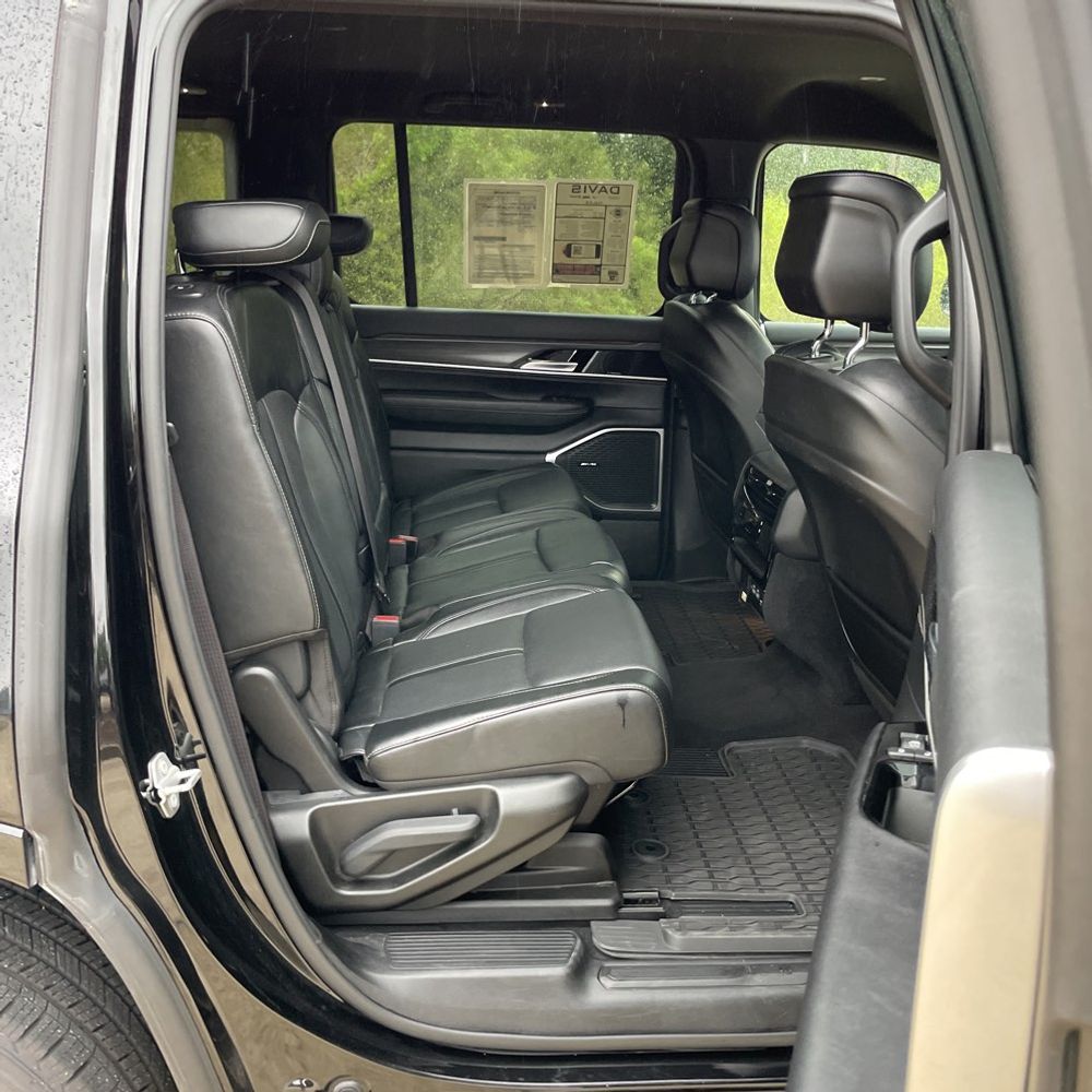 2023 Jeep Wagoneer Series III