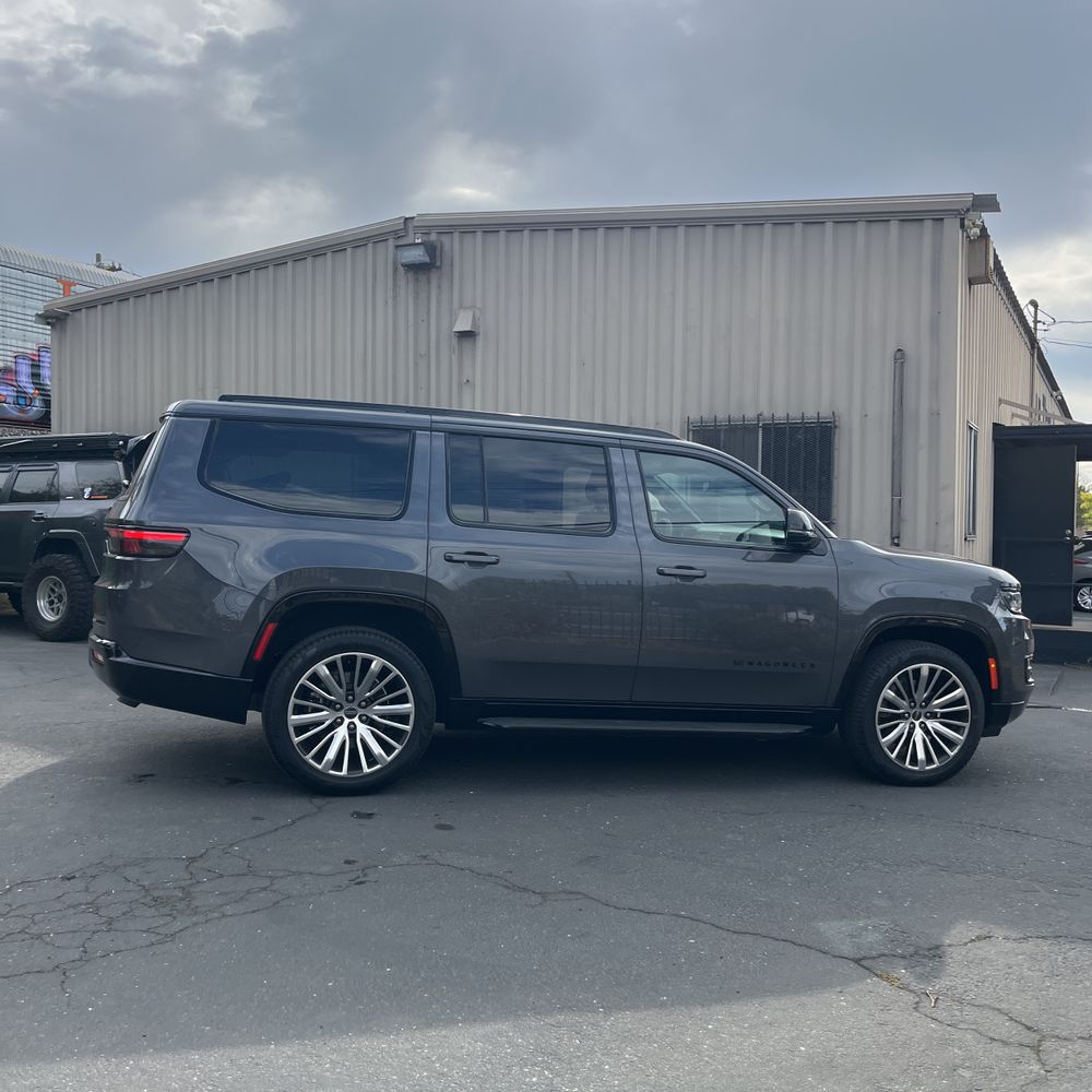 2024 Jeep Wagoneer Carbide
