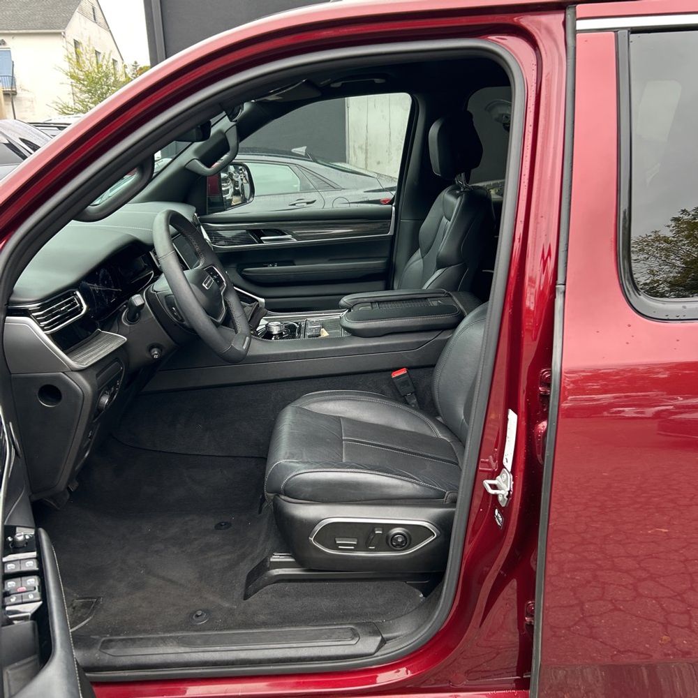 2022 Jeep Wagoneer Series II