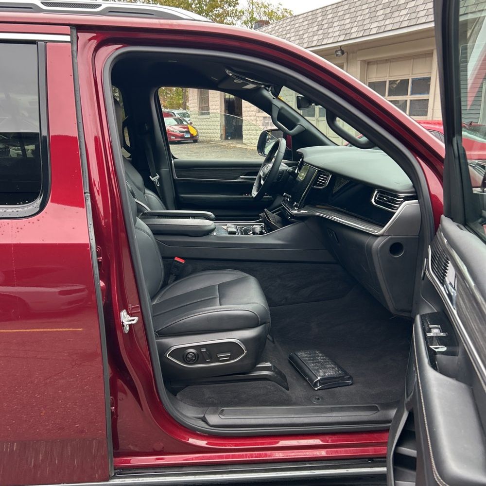 2022 Jeep Wagoneer Series II