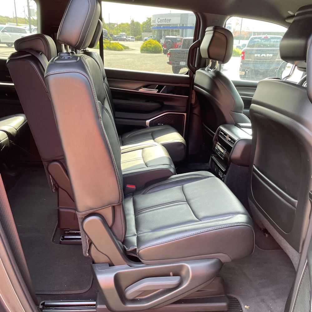2023 Jeep Wagoneer Series III