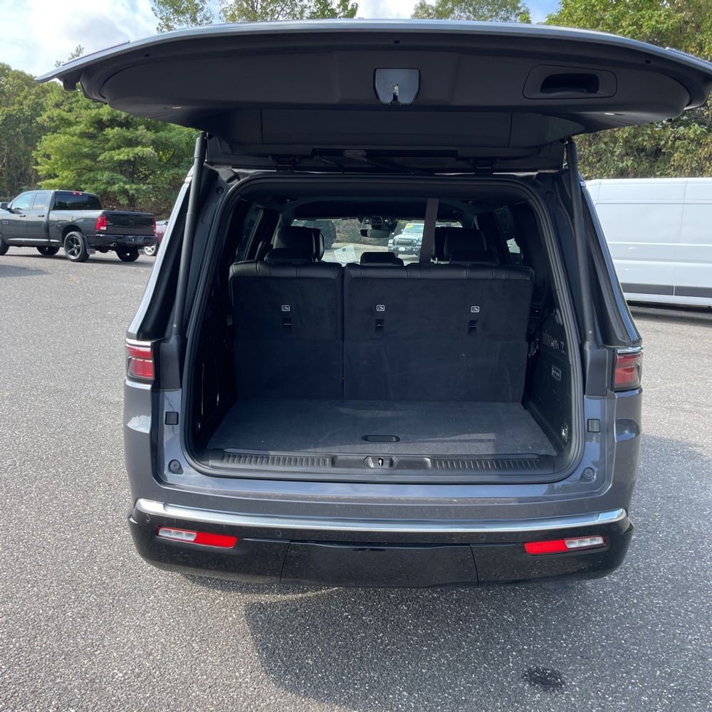 2023 Jeep Wagoneer Series III
