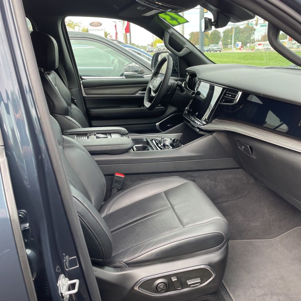 2023 Jeep Wagoneer Series III