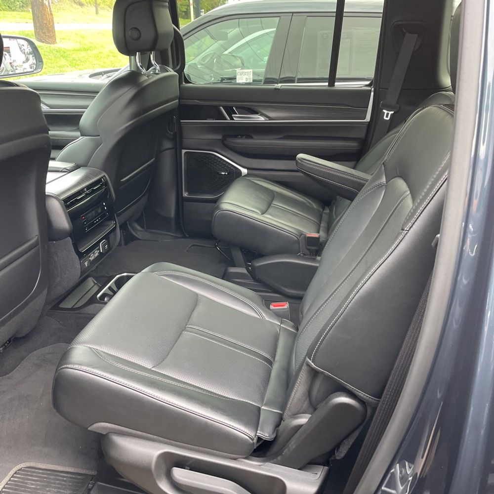 2023 Jeep Wagoneer Series III