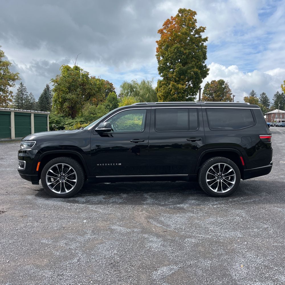 2023 Jeep Wagoneer Series III