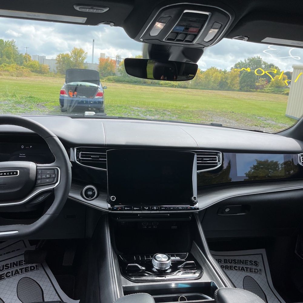 2023 Jeep Wagoneer Series III
