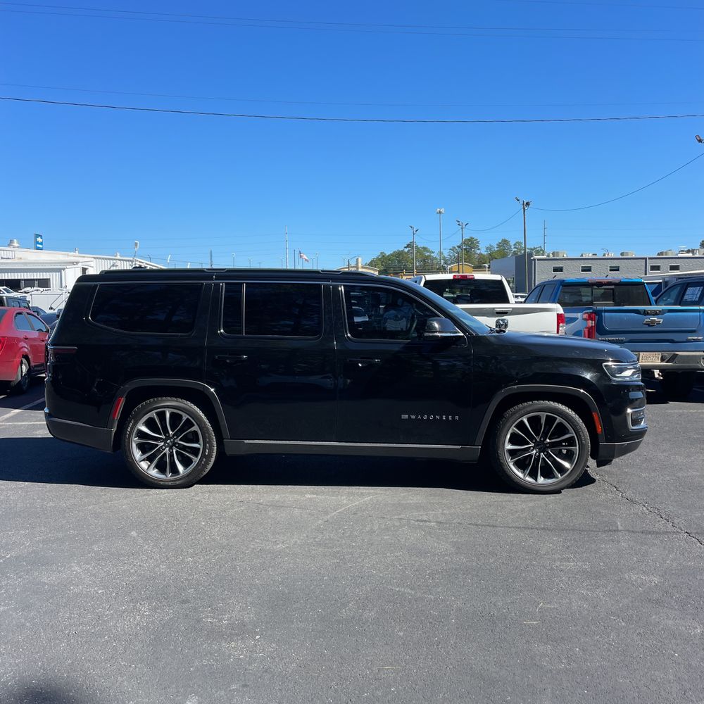 2022 Jeep Wagoneer Series III