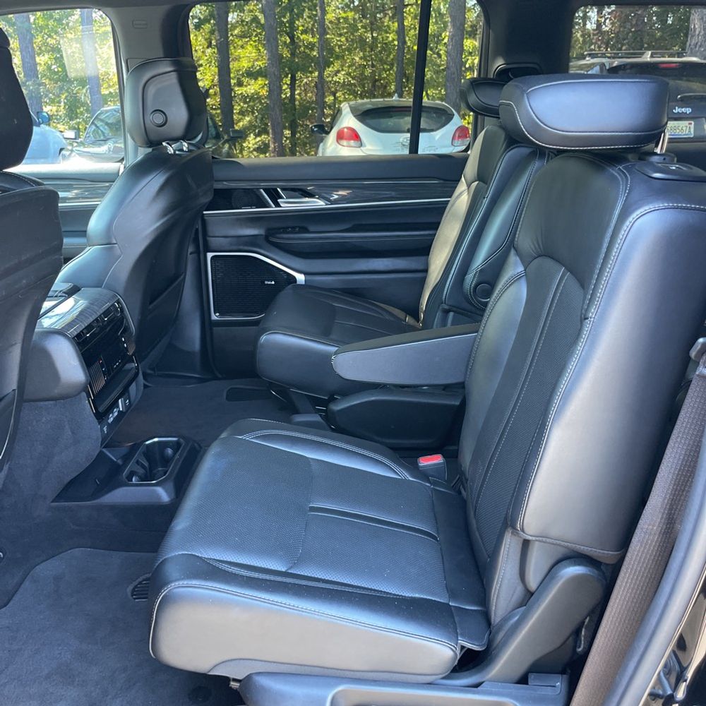 2022 Jeep Wagoneer Series III