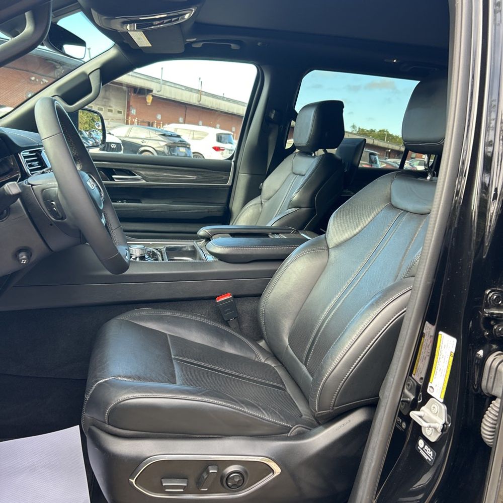 2022 Jeep Wagoneer Series III