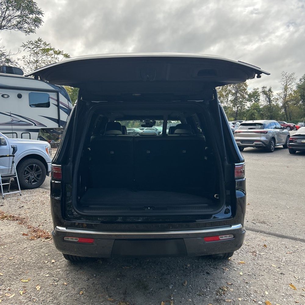 2022 Jeep Wagoneer Series III