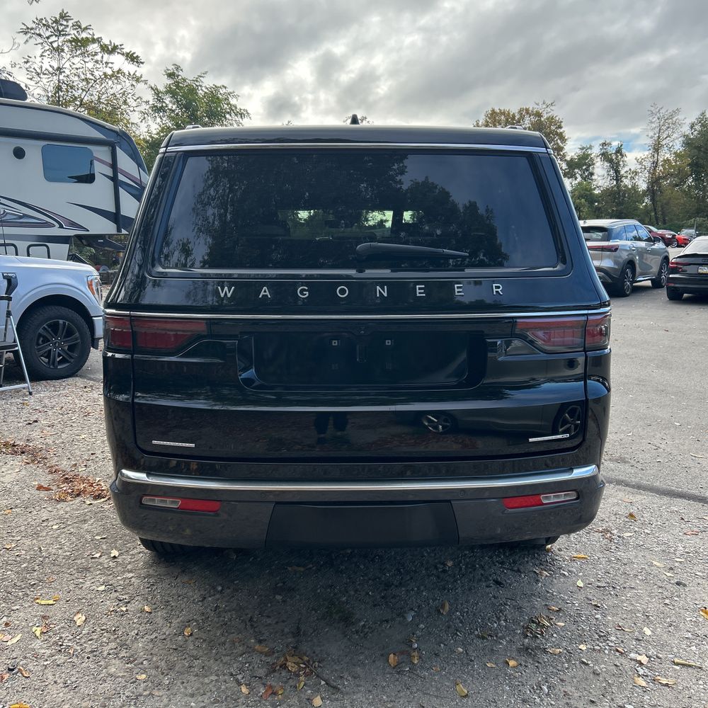 2022 Jeep Wagoneer Series III