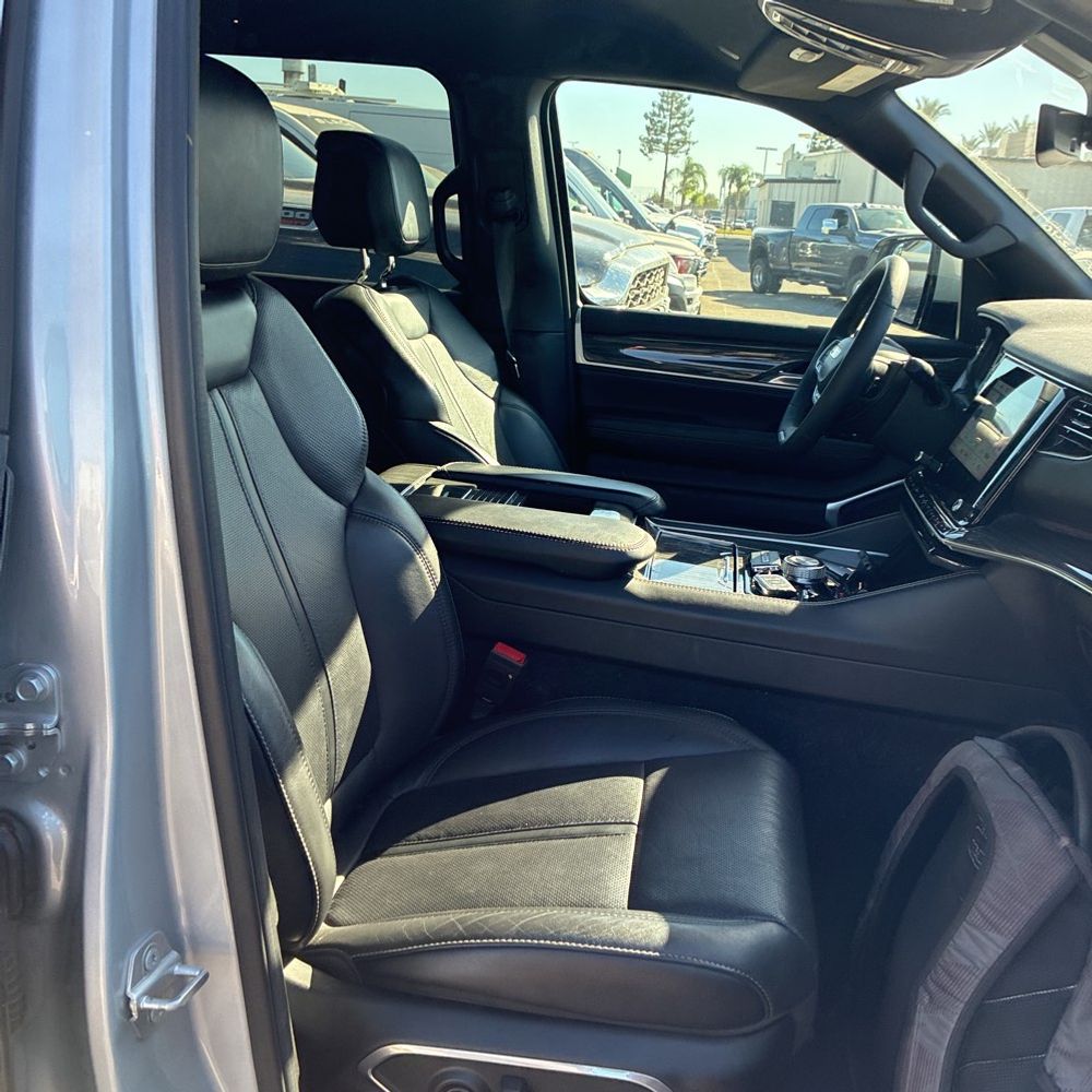 2022 Jeep Wagoneer Series III