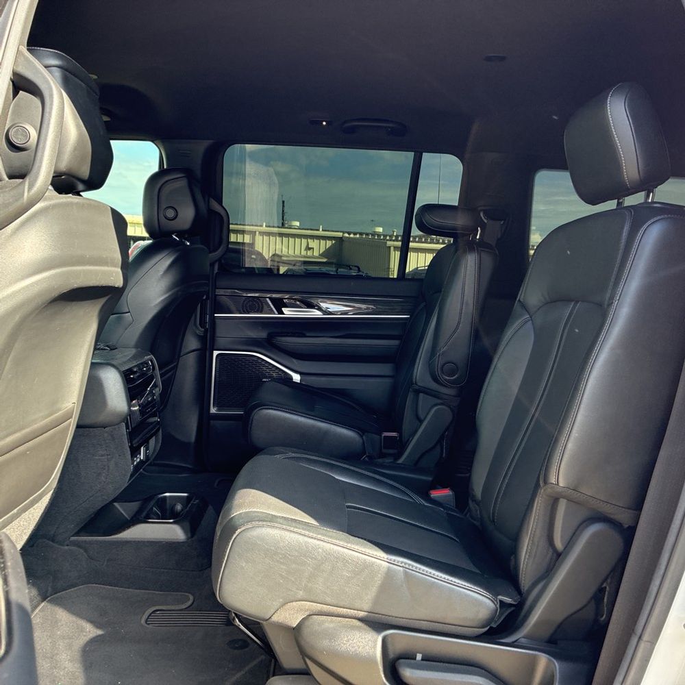 2022 Jeep Wagoneer Series III
