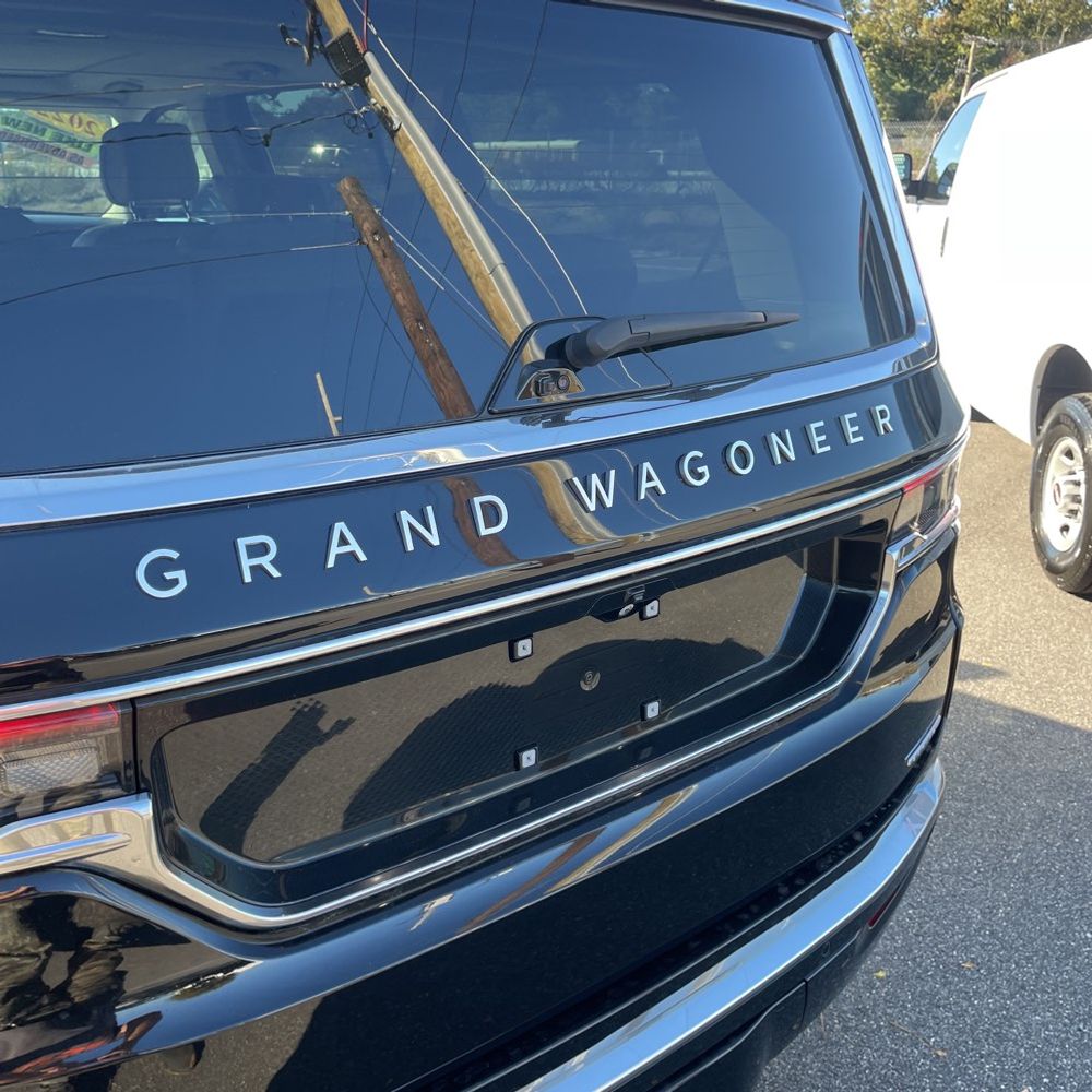 2022 Jeep Grand Wagoneer Series II