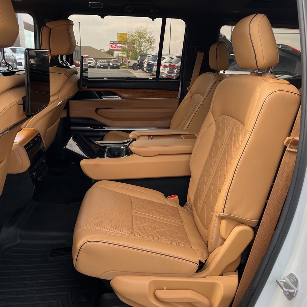 2022 Jeep Grand Wagoneer Series III