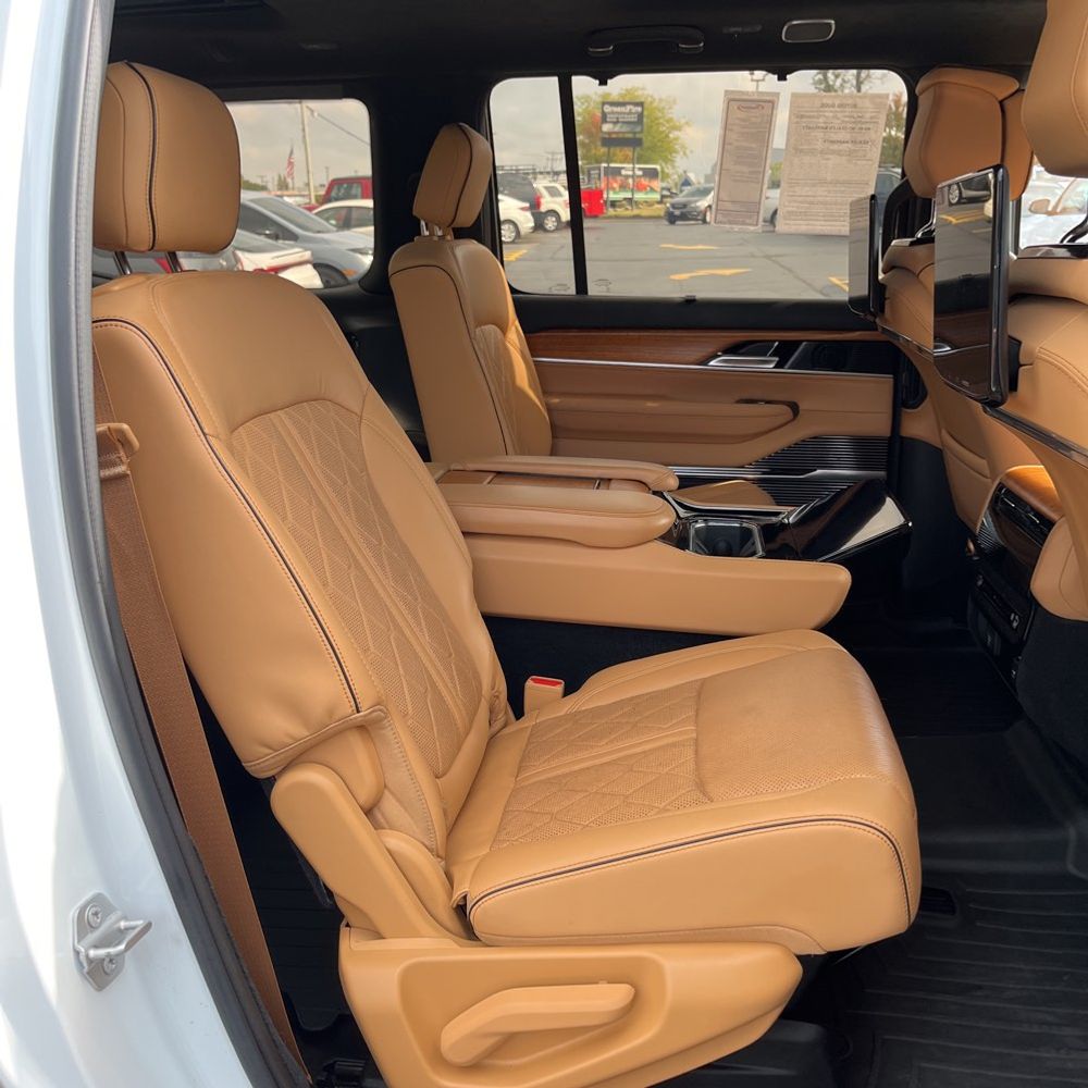 2022 Jeep Grand Wagoneer Series III