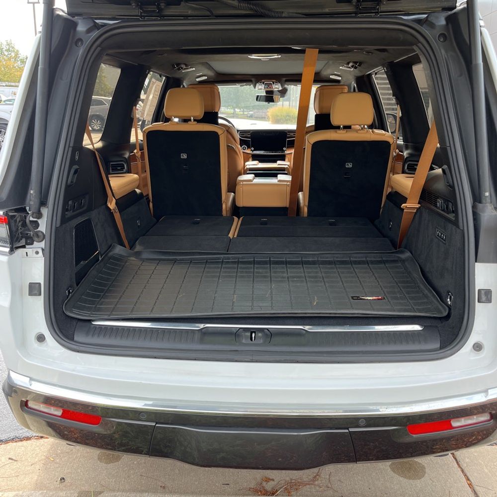2022 Jeep Grand Wagoneer Series III