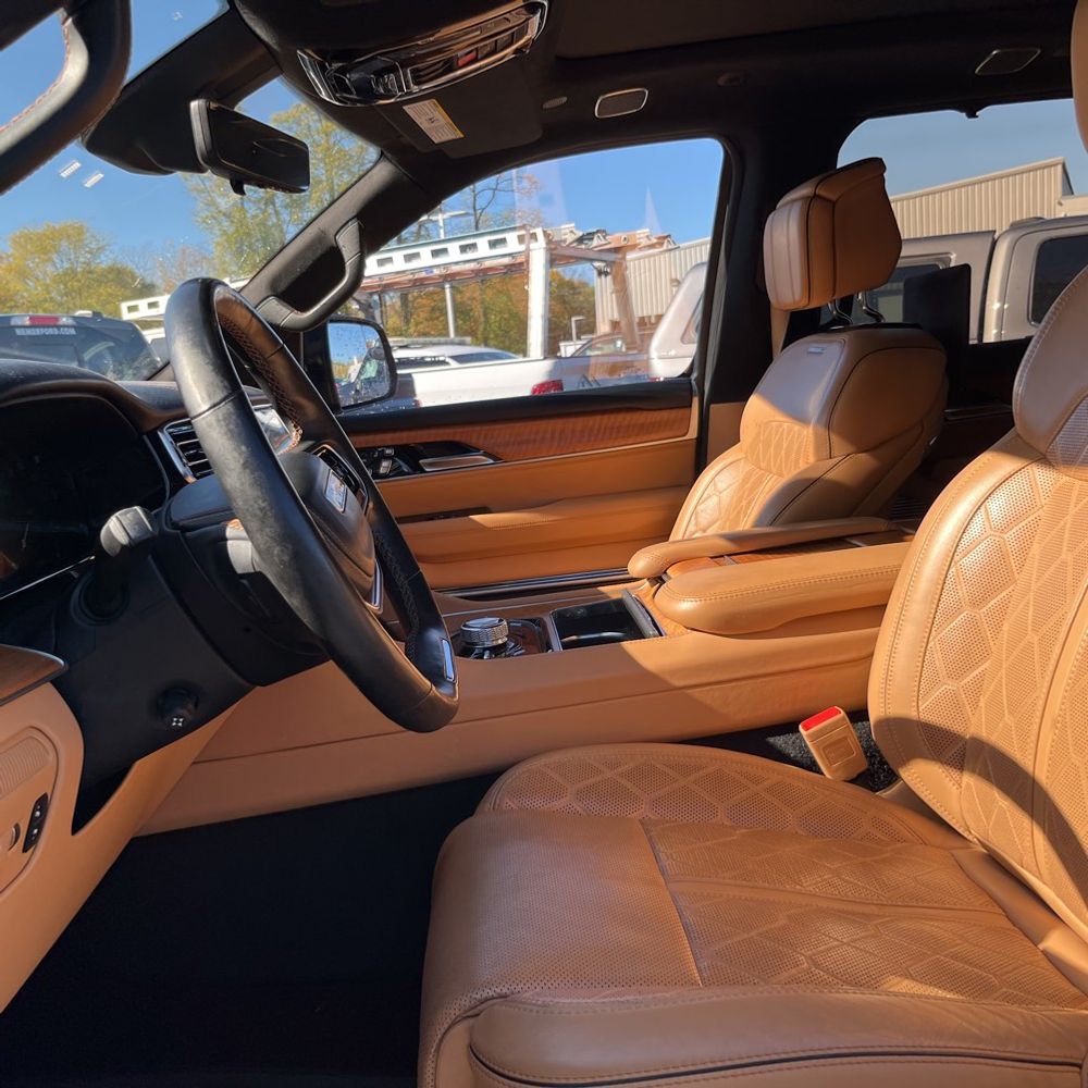 2022 Jeep Grand Wagoneer Series III