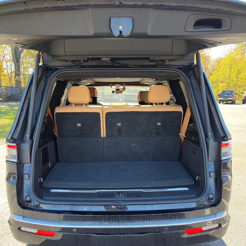 2022 Jeep Grand Wagoneer Series III