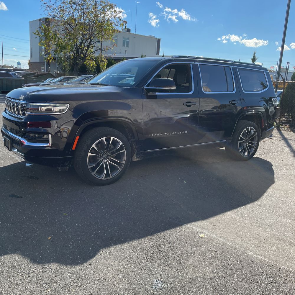 2023 Jeep Grand Wagoneer Series III