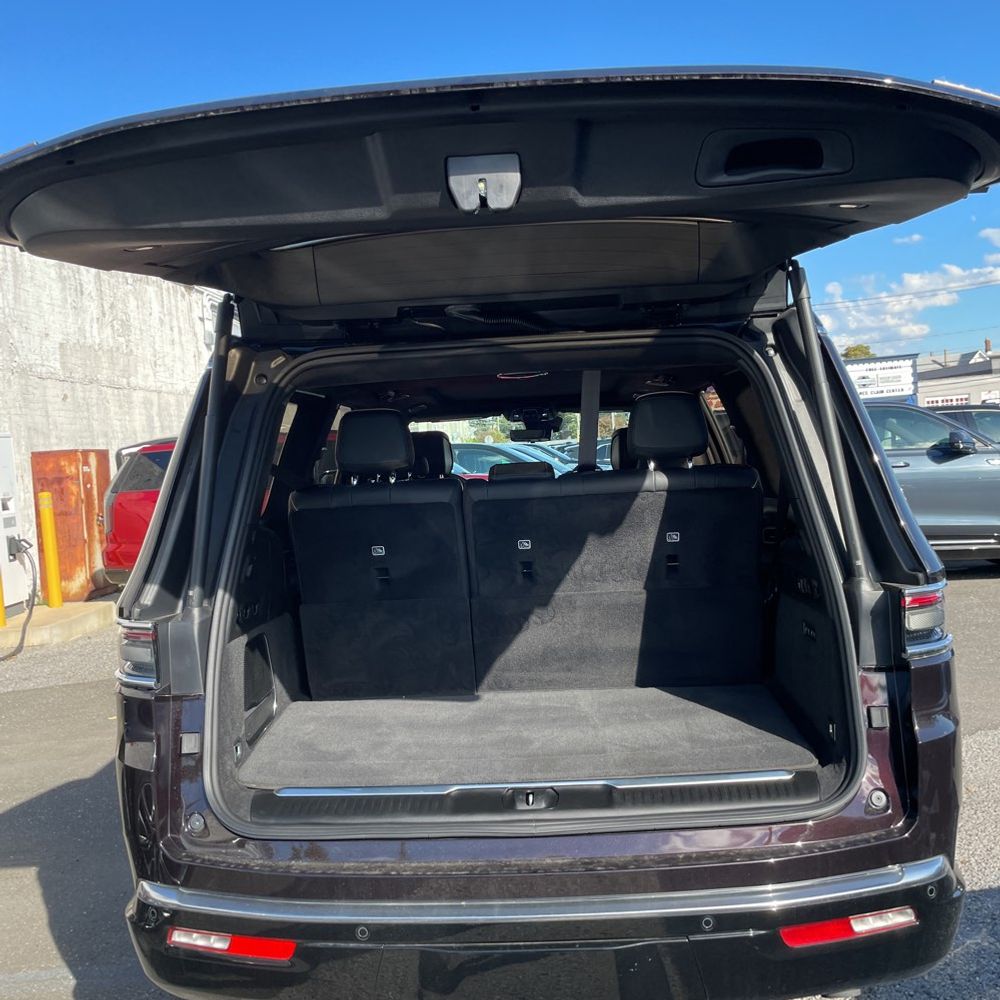 2023 Jeep Grand Wagoneer Series III