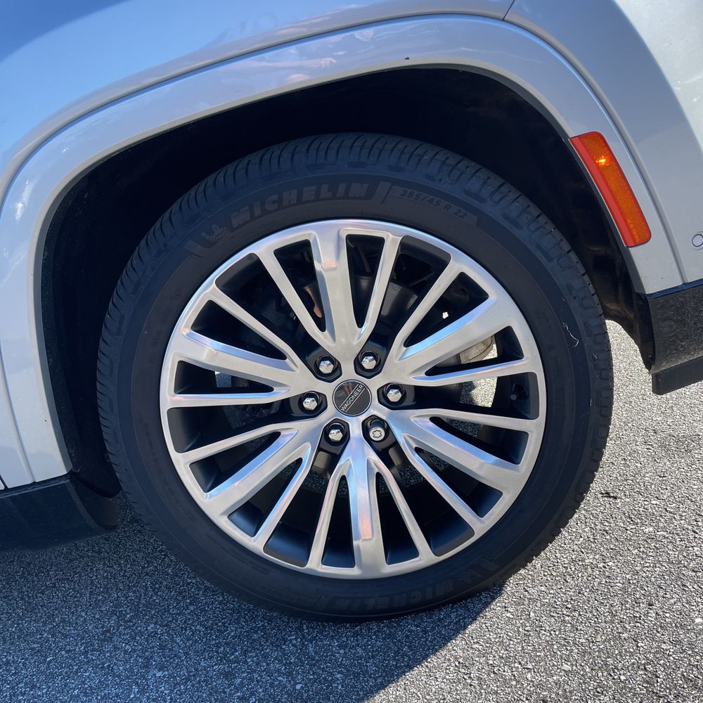 2023 Jeep Grand Wagoneer Series III