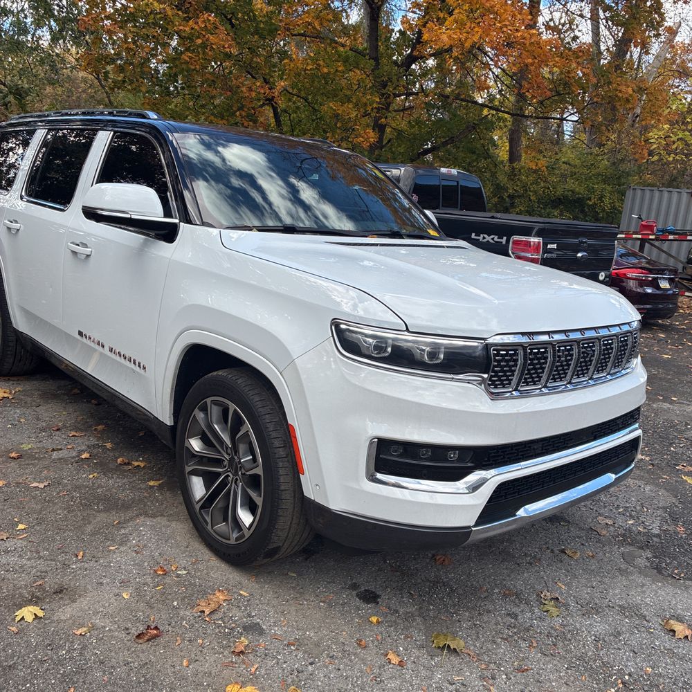 2022 Jeep Grand Wagoneer Series III