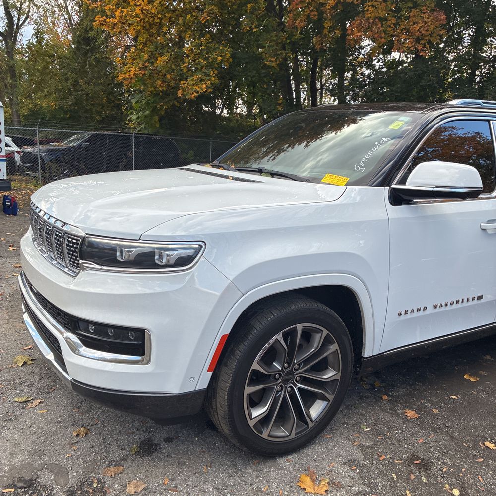 2022 Jeep Grand Wagoneer Series III