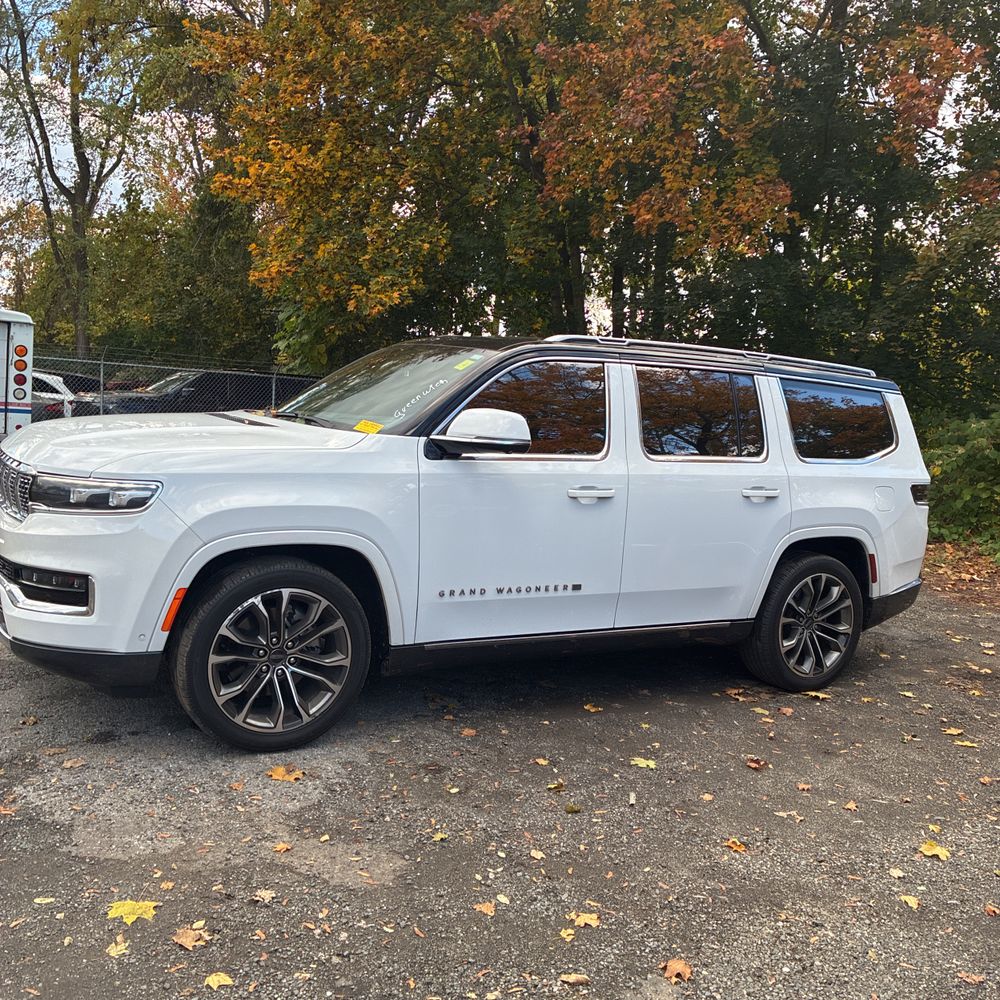 2022 Jeep Grand Wagoneer Series III