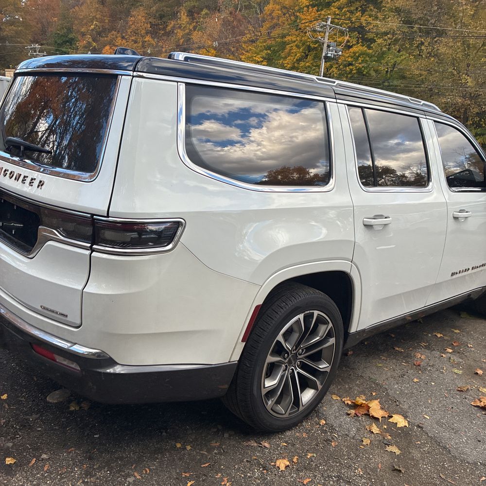 2022 Jeep Grand Wagoneer Series III