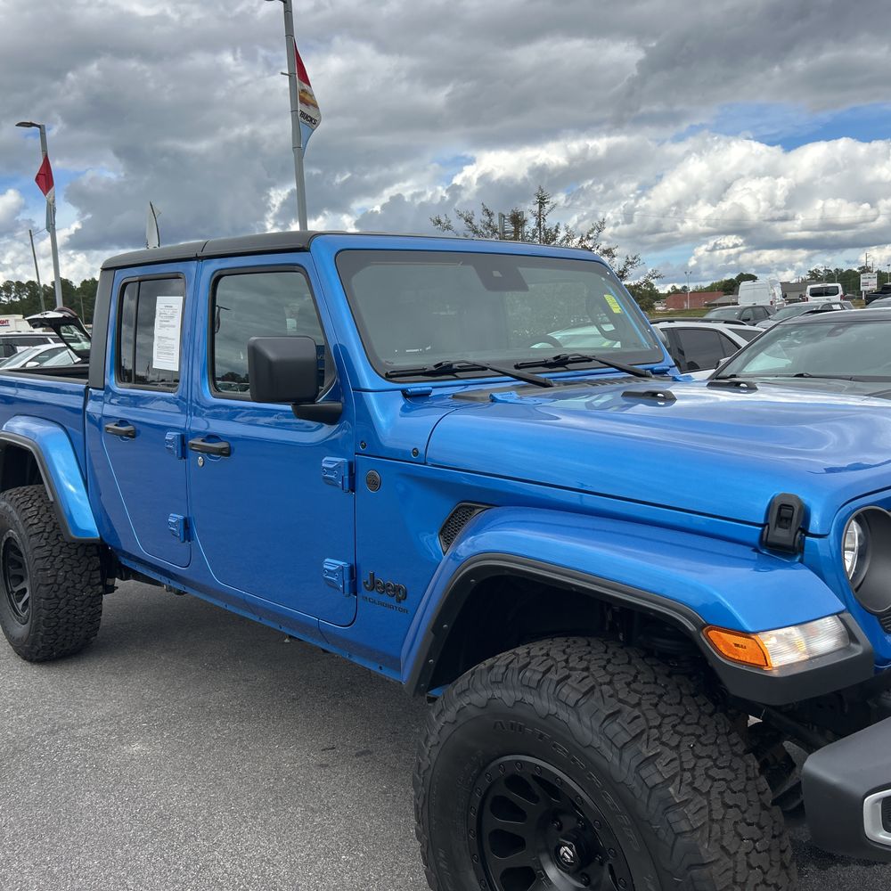 2024 Jeep Gladiator Sport S