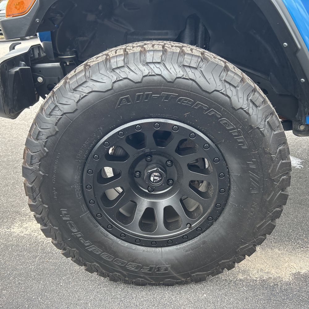2024 Jeep Gladiator Sport S