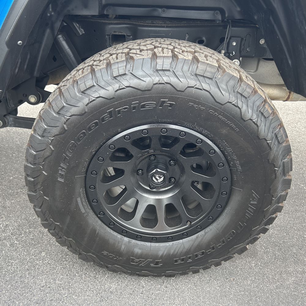2024 Jeep Gladiator Sport S