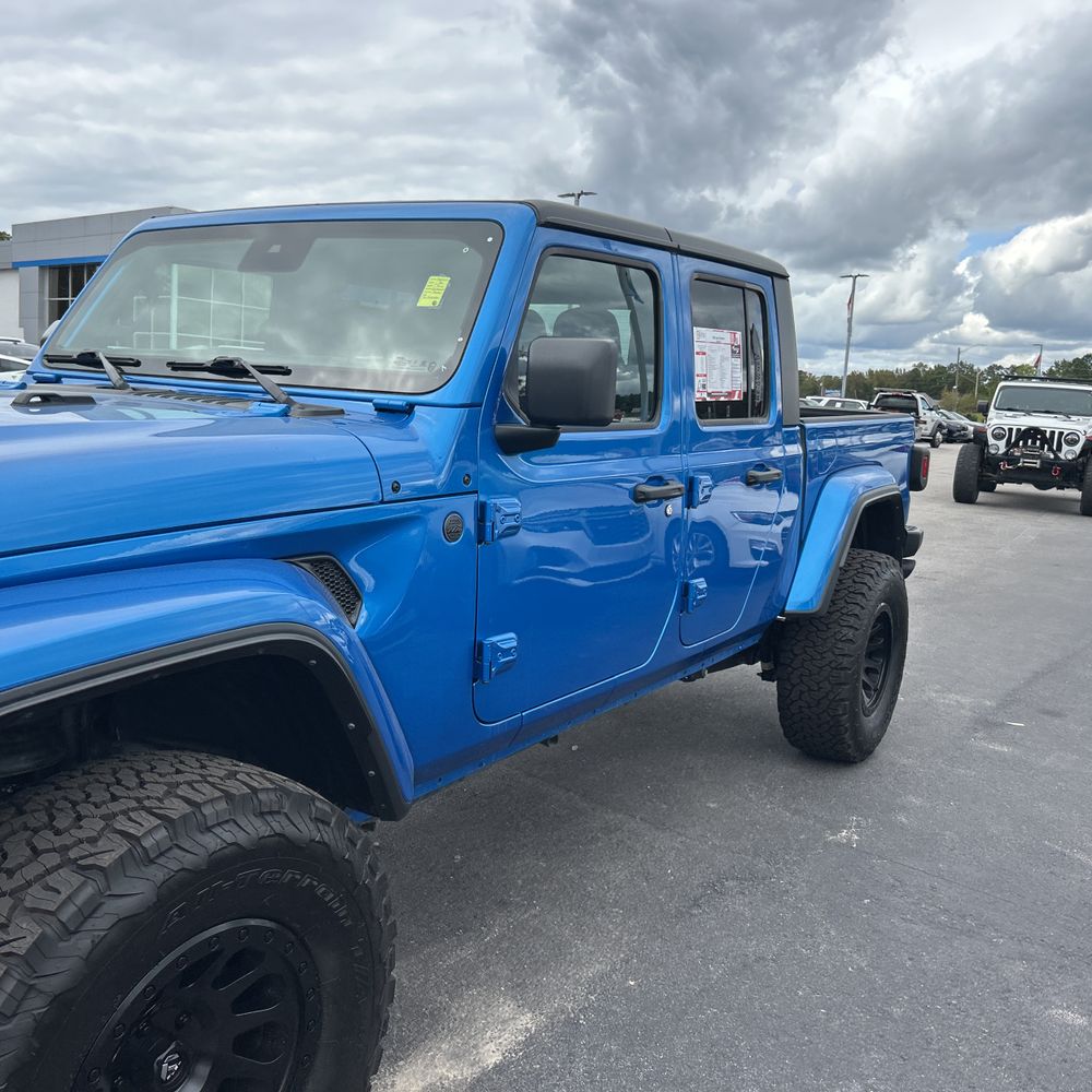 2024 Jeep Gladiator Sport S
