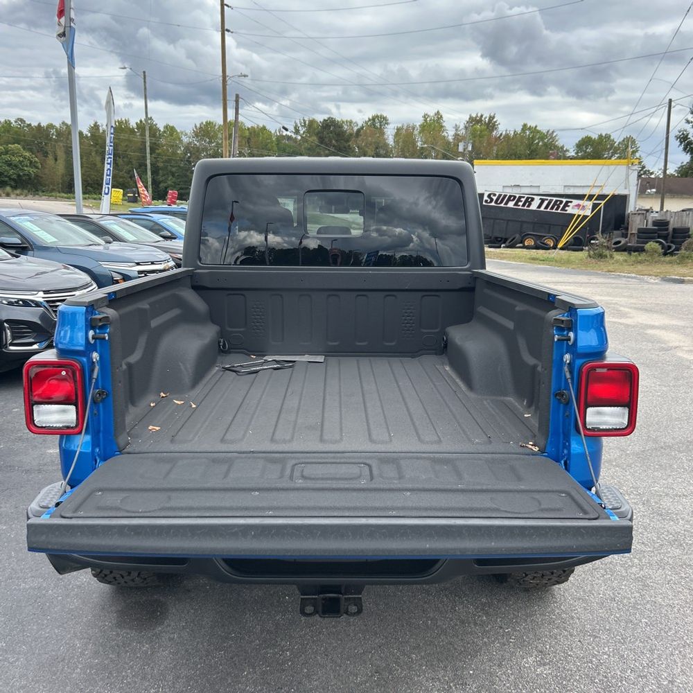2024 Jeep Gladiator Sport S